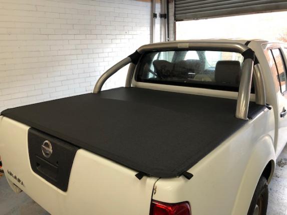 NISSAN NAVARA CLIPON TONNEAU COVER